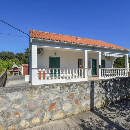 House Sun And Sea Дом отдыха